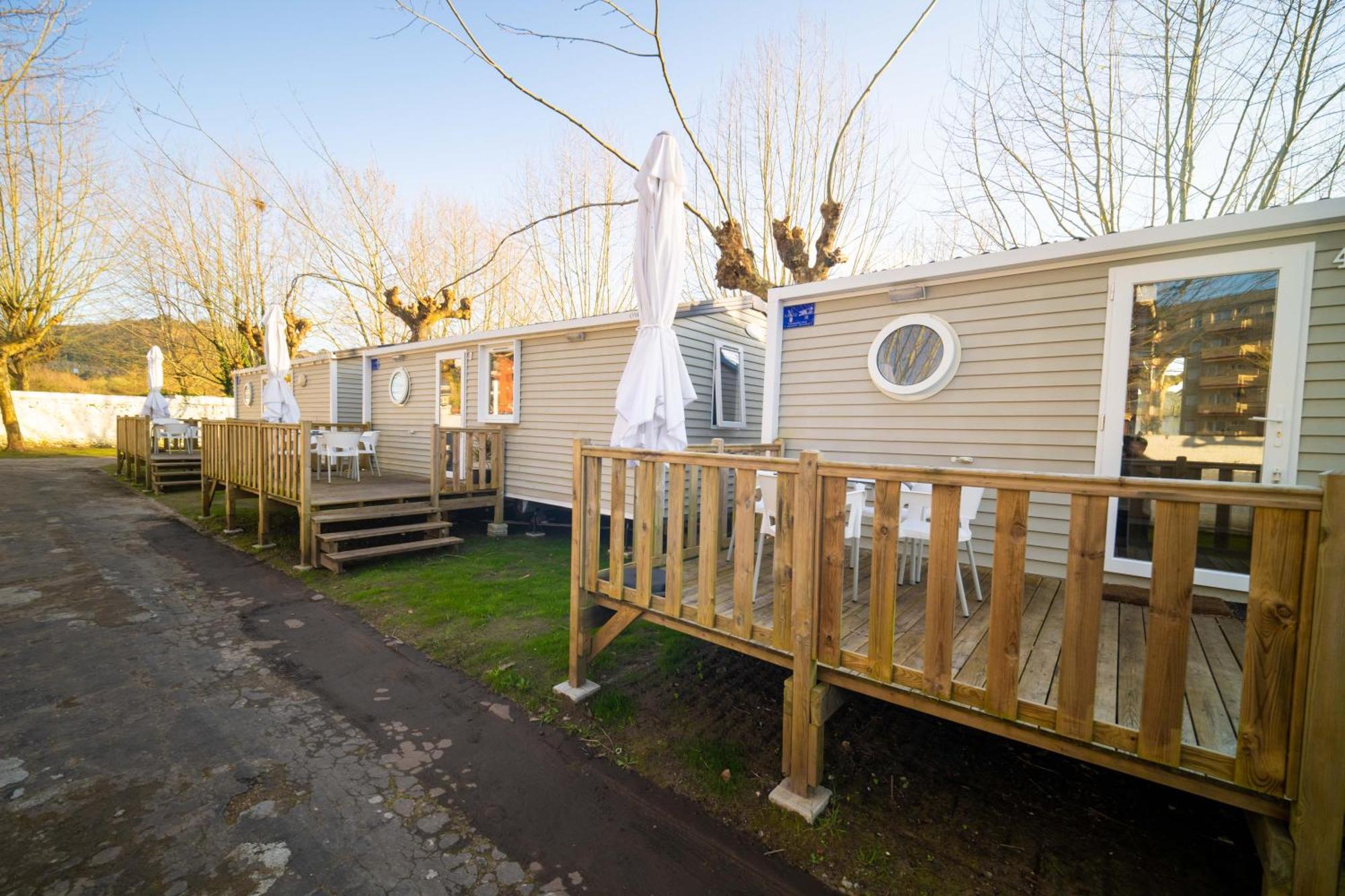 Alojamiento - Bungalows En El Centro De Laredo A 200 M De La Playa Экстерьер фото